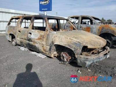 Czwarte zdjęcie samochodu z boku: 2023 CHEVROLET SUBURBAN C1500 VIN:3GNEC16Z43G257534 - miniatura