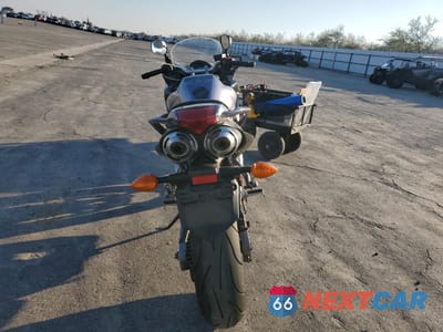 Czwarte zdjęcie samochodu z boku: 2005 YAMAHA FZ6 SC VIN:JYARJ08Y65A000452 - miniatura
