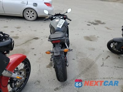 Zdjęcie 6 z 9 samochodu: 2015 HONDA CBR650 F VIN:MLHRC7419F5100035 - miniatura