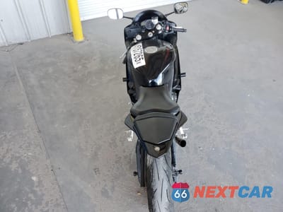 Zdjęcie 6 z 9 samochodu: 2006 YAMAHA YZFR6 L VIN:JYARJ12E26A001152 - miniatura
