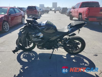 Trzecie zdjęcie samochodu z tyłu: 2022 KAWASAKI EX400 VIN:JKAEXKH17NDAG5740 - miniatura