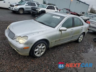 2001 MERCEDES-BENZ C 320 WDBRF64J01F089691 - główne zdjęcie licytacji z USA - miniatura