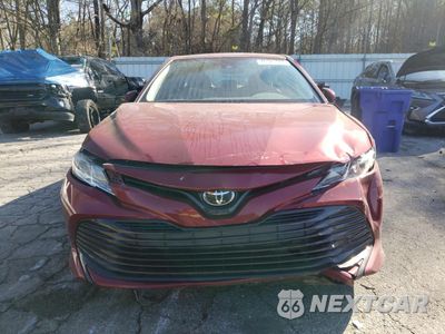 Piąte zdjęcie samochodu w środku: 2019 TOYOTA CAMRY L VIN:4T1B11HK0KU810494 - miniatura