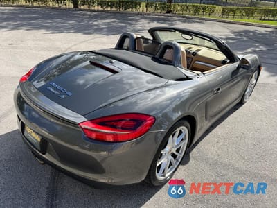 Czwarte zdjęcie samochodu z boku: 2013 PORSCHE BOXSTER S VIN:WP0CB2A89DS133325 - miniatura