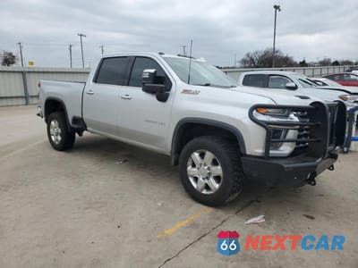 Czwarte zdjęcie samochodu z boku: 2020 CHEVROLET SILVERADO K2500 HEAVY DUTY LTZ VIN:1GC4YPEY6LF195282 - miniatura