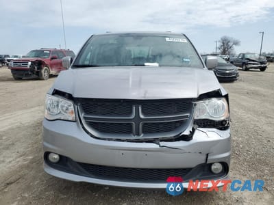 Piąte zdjęcie samochodu w środku: 2018 DODGE GRAND CARAVAN SXT VIN:2C4RDGCG8JR326987 - miniatura