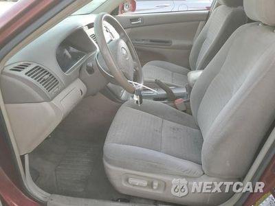 Zdjęcie 7 z 12 samochodu: 2005 TOYOTA CAMRY LE VIN:4T1BE32K05U049088 - miniatura