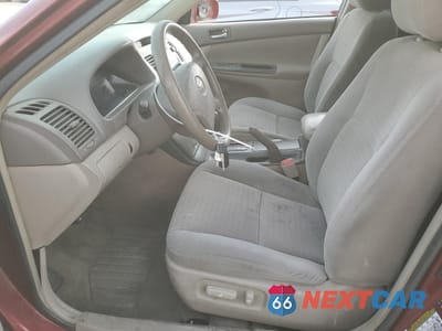 Zdjęcie 7 z 12 samochodu: 2005 TOYOTA CAMRY LE VIN:4T1BE32K05U049088 - miniatura