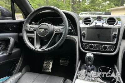 Zdjęcie 9 z 10 samochodu: 2017 BENTLEY BENTAYGA VIN:SJAAC2ZV9HC012715 - miniatura