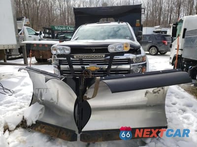 Piąte zdjęcie samochodu w środku: 2016 CHEVROLET SILVERADO K3500 VIN:1GB3KYCG8GZ384215 - miniatura