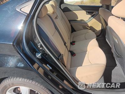 Zdjęcie 6 z 10 samochodu: 2013 HYUNDAI ELANTRA GLS VIN:KMHDH4AE5DU602673 - miniatura