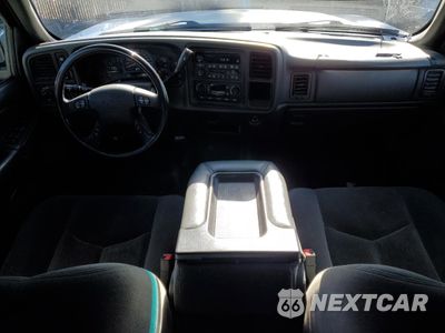 Zdjęcie 8 z 12 samochodu: 2005 CHEVROLET SILVERADO K1500 VIN:2GCEK13T951167495 - miniatura
