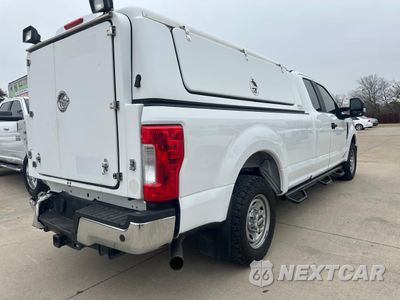 Czwarte zdjęcie samochodu z boku: 2017 FORD F350 SUPER DUTY VIN:1FT8X3A68HEC57697 - miniatura