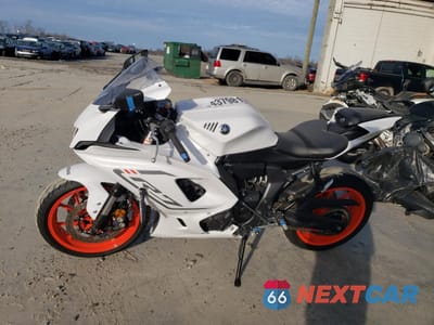 Trzecie zdjęcie samochodu z tyłu: 2023 YAMAHA YZFR7 VIN:JYARM38E4PA008907 - miniatura