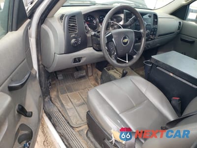 Zdjęcie 8 z 12 samochodu: 2012 CHEVROLET SILVERADO K3500 VIN:1GB3KZCG7CF206362 - miniatura