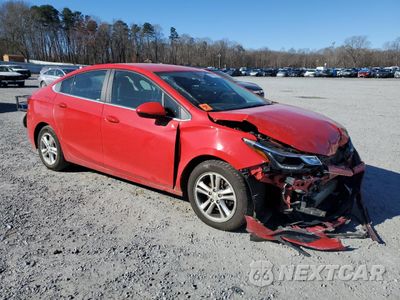 Czwarte zdjęcie samochodu z boku: 2018 CHEVROLET CRUZE LT VIN:1G1BE5SM4J7207709 - miniatura
