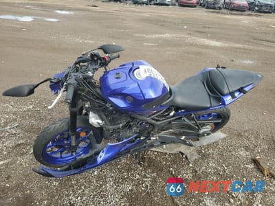 Trzecie zdjęcie samochodu z tyłu: 2024 YAMAHA YZFR3 A VIN:MH3RH18Y0RK016072 - miniatura