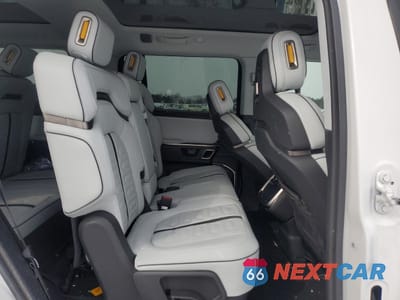 Zdjęcie 11 z 15 samochodu: 2023 RIVIAN R1S ADVENTURE VIN:7PDSGABA1PN017282 - miniatura