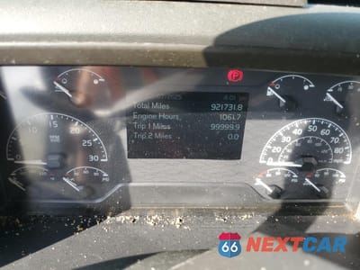 Zdjęcie 8 z 10 samochodu: 2019 VOLVO VN VNL VIN:4V4NC9EH4KN201099 - miniatura