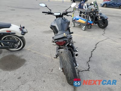 Czwarte zdjęcie samochodu z boku: 2019 YAMAHA MT07 C VIN:JYARM27Y1KA001301 - miniatura