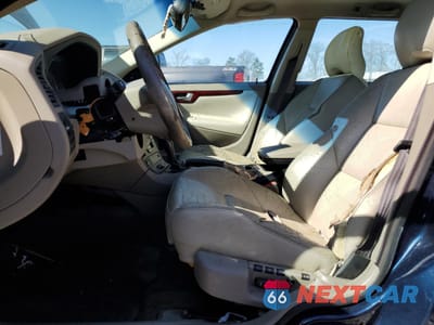 Zdjęcie 7 z 11 samochodu: 2004 VOLVO V70 FWD VIN:YV1SW59V542407951 - miniatura