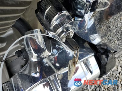 Zdjęcie 8 z 9 samochodu: 2006 HONDA VTX1300 R VIN:1HFSC52666A310175 - miniatura