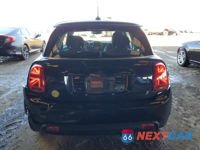 Zdjęcie 6 z 12 samochodu: 2023 MINI COOPER SE VIN:WMW13DJ01P2U09041 - miniatura