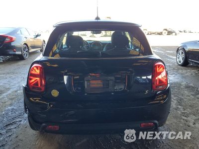 Zdjęcie 6 z 12 samochodu: 2023 MINI COOPER SE VIN:WMW13DJ01P2U09041 - miniatura