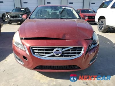 Piąte zdjęcie samochodu w środku: 2013 VOLVO S60 T5 VIN:YV1612FS1D2219842 - miniatura