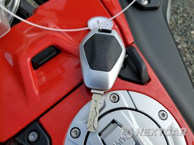 Zdjęcie 8 z 10 samochodu: 2025 BMW R 1300 GS ADVENTURE VIN:WB10M3300S6K82297 - miniatura