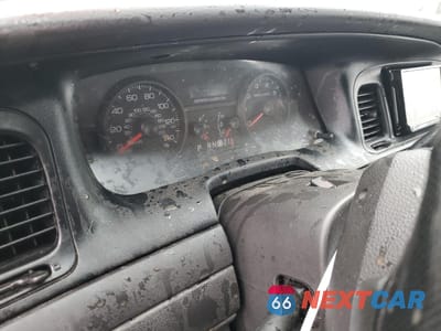 Zdjęcie 9 z 12 samochodu: 2009 FORD CROWN VICTORIA POLICE INTERCEPTOR VIN:2FAHP71V09X109998 - miniatura