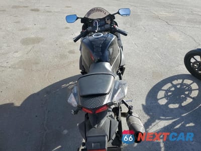 Zdjęcie 6 z 9 samochodu: 2011 SUZUKI GSX750 VIN:JS1GR7MA5B2104677 - miniatura