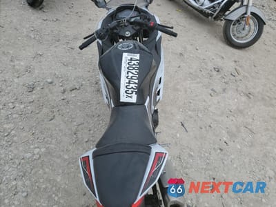 Zdjęcie 6 z 9 samochodu: 2014 KAWASAKI EX300 B VIN:JKAEX8B12EDA08393 - miniatura