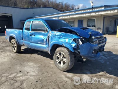Czwarte zdjęcie samochodu z boku: 2017 TOYOTA TACOMA ACCESS CAB VIN:5TFSZ5AN4HX113569 - miniatura
