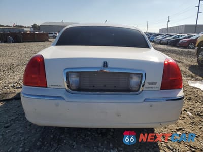 Zdjęcie 6 z 11 samochodu: 2005 LINCOLN TOWN CAR SIGNATURE VIN:1LNHM81W75Y620535 - miniatura