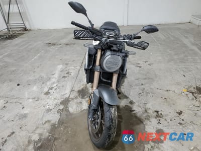 Drugie zdjęcie samochodu z przodu: 2021 HONDA CB650 RA VIN:MLHRH0252M5200490 - miniatura