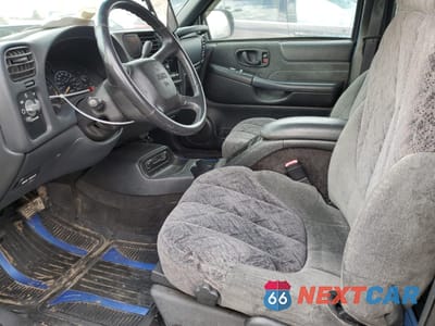Zdjęcie 7 z 12 samochodu: 2002 GMC SONOMA VIN:1GTCS19W628106655 - miniatura