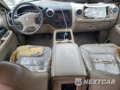 Zdjęcie 8 z 14 samochodu: 2005 FORD EXPEDITION XLT VIN:1FMPU15505LB08729 - miniatura