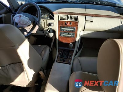 Zdjęcie 8 z 13 samochodu: 1998 MERCEDES-BENZ E 320 VIN:WDBJF65F7WA559503 - miniatura