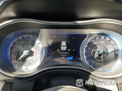 Zdjęcie 9 z 12 samochodu: 2018 CHRYSLER 300 LIMITED VIN:2C3CCAEG4JH193982 - miniatura