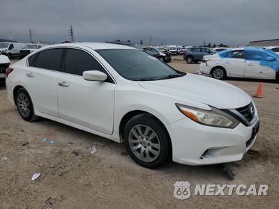 Czwarte zdjęcie samochodu z boku: 2018 NISSAN ALTIMA 2.5 VIN:1N4AL3AP6JC206924 - miniatura