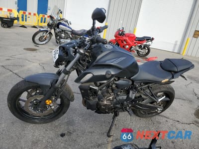 Trzecie zdjęcie samochodu z tyłu: 2019 YAMAHA MT07 C VIN:JYARM27Y1KA001301 - miniatura