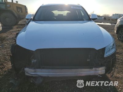 Piąte zdjęcie samochodu w środku: 2017 AUDI Q5 PREMIUM VIN:WA1C2AFP8HA010907 - miniatura