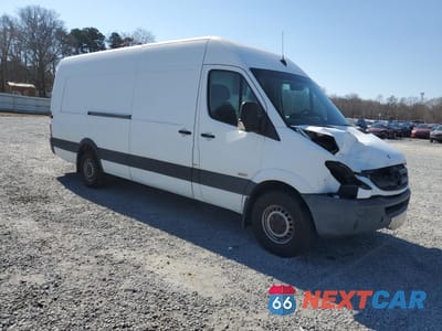 Czwarte zdjęcie samochodu z boku: 2013 MERCEDES-BENZ SPRINTER 2500 VIN:WD3PE8CCXD5726312 - miniatura