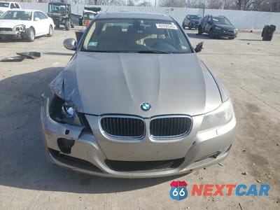 Piąte zdjęcie samochodu w środku: 2011 BMW 328 XI VIN:WBAPK7C54BF196207 - miniatura