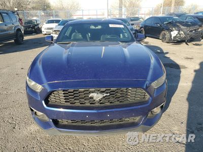 Piąte zdjęcie samochodu w środku: 2016 FORD MUSTANG VIN:1FA6P8TH6G5268592 - miniatura