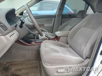 Zdjęcie 7 z 12 samochodu: 2004 TOYOTA CAMRY LE VIN:JTDBE32K740251503 - miniatura