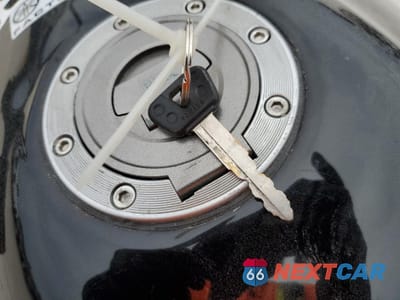 Zdjęcie 8 z 10 samochodu: 2009 YAMAHA FZ6 R VIN:JYARJ18E39A000846 - miniatura