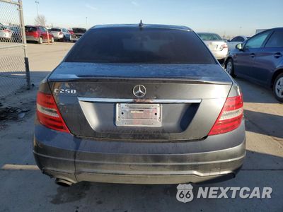 Zdjęcie 6 z 12 samochodu: 2013 MERCEDES-BENZ C 250 VIN:WDDGF4HB7DA786315 - miniatura