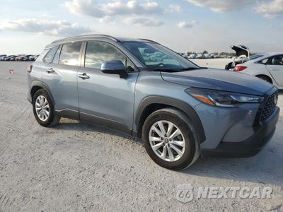 Czwarte zdjęcie samochodu z boku: 2024 TOYOTA COROLLA CROSS LE VIN:7MUCAAAG8RV082538 - miniatura